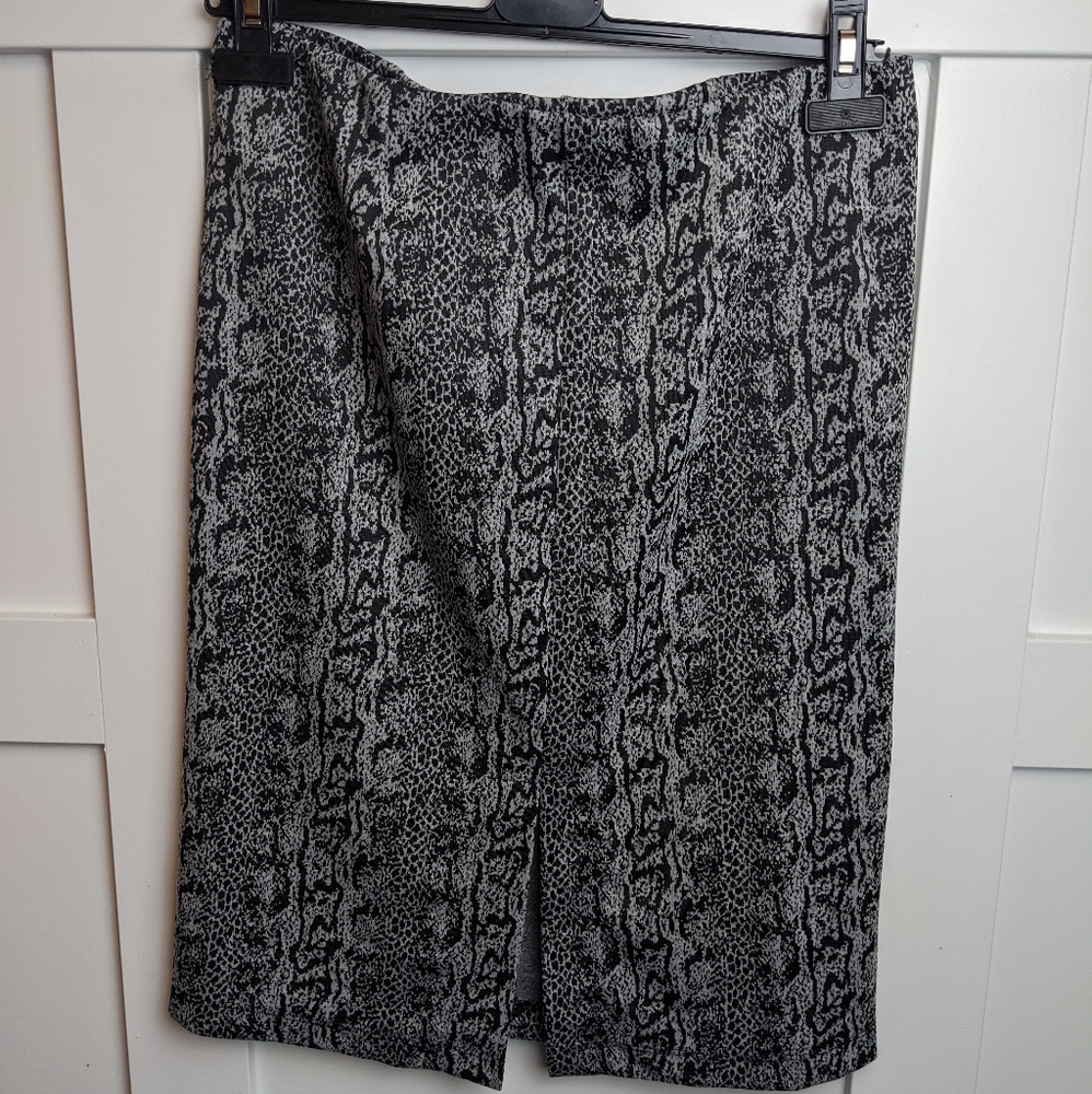 Skirt - Picture 3 of 4